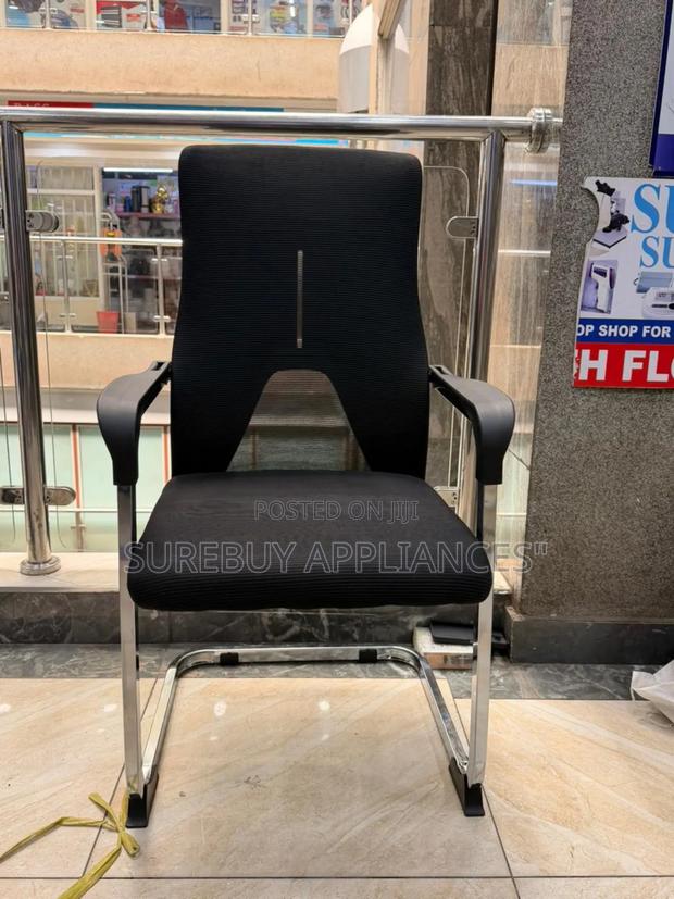 Comfortable Waiting Area Chair – Strong Frame Easy Maintenance