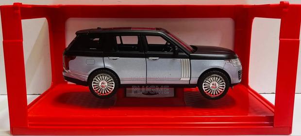 Luxury Range Rover Vogue Model Suv Diecast - main view