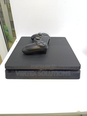 Playstation 4 Chipped - thumbnail 2