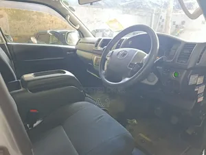Toyota HiAce 2019 Silver