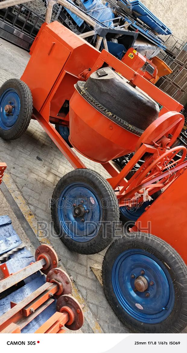 Site Titan Concrete Mixer - main view