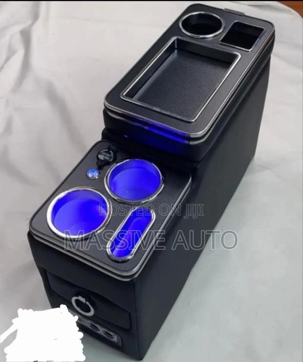 Noah/ Voxy,Armrest Console - main view