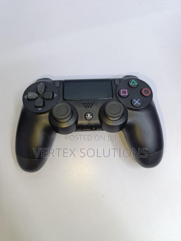 Playstation 4 Game Pad - main view