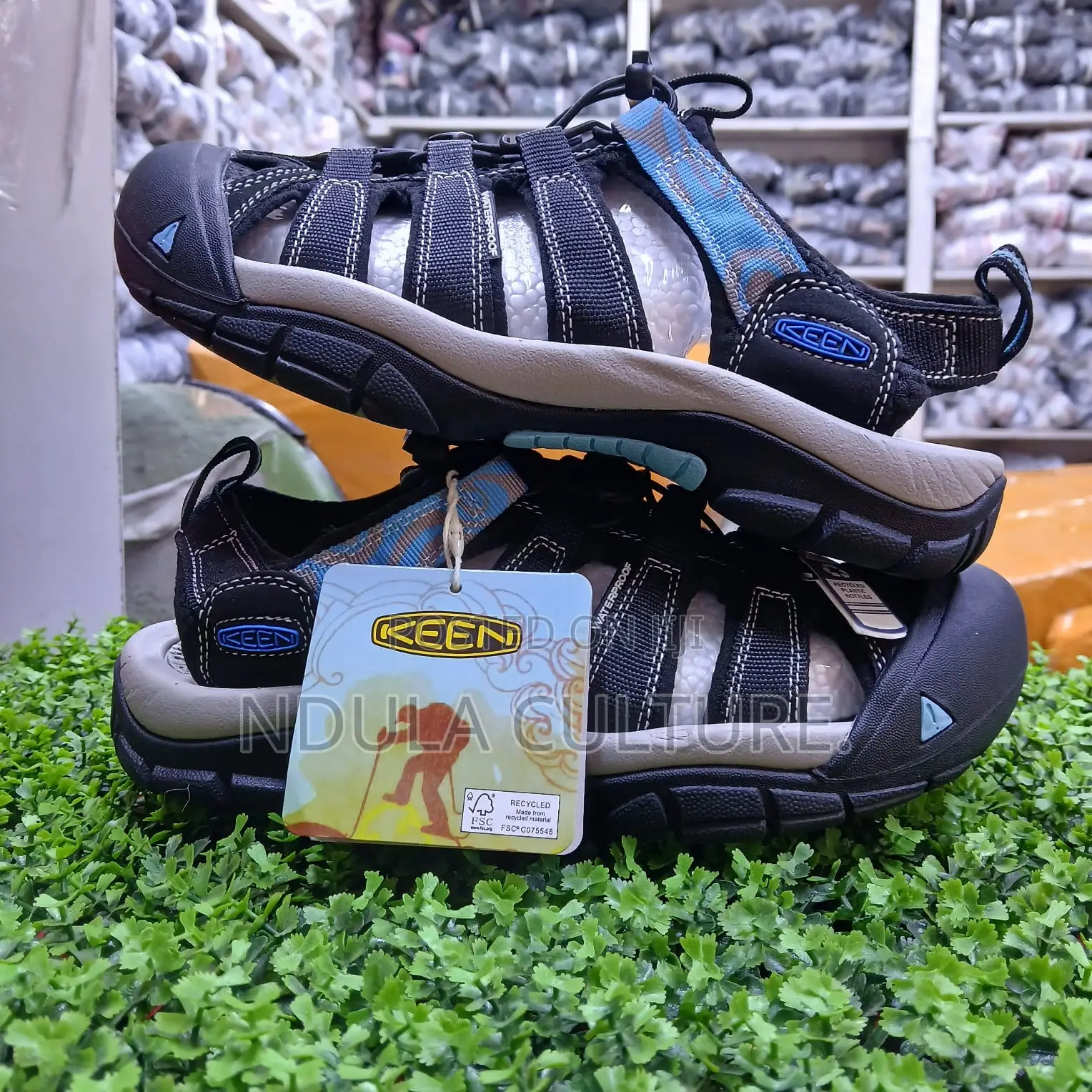 Keen Sandals Leather //Canvas