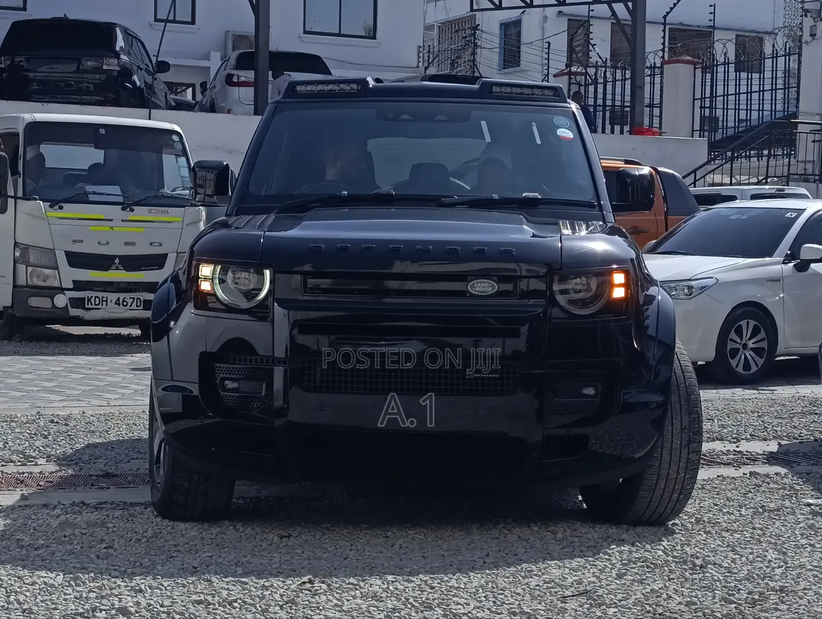 Land Rover Defender X-Dynamic SE 2024 Black