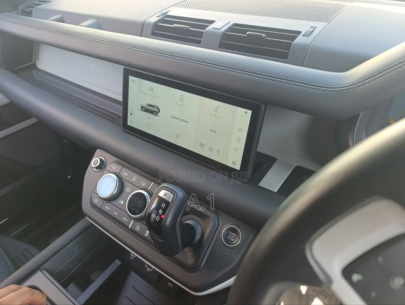 Land Rover Defender X-Dynamic SE 2024 Black