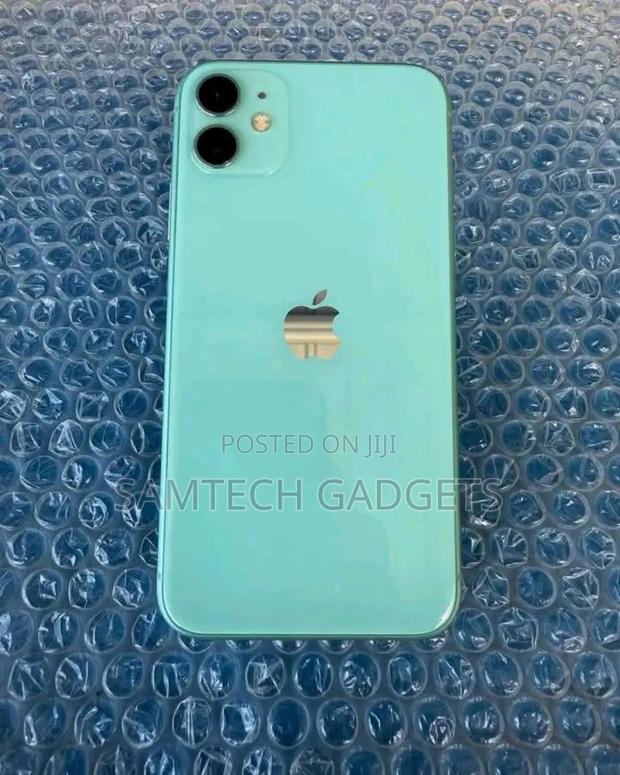 Apple iPhone 11 128 GB Green - main view