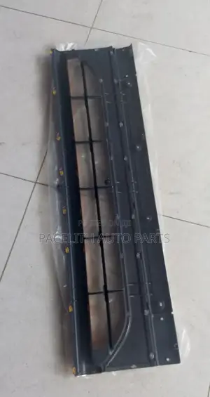 Grille Mitsubishi Canter 2005