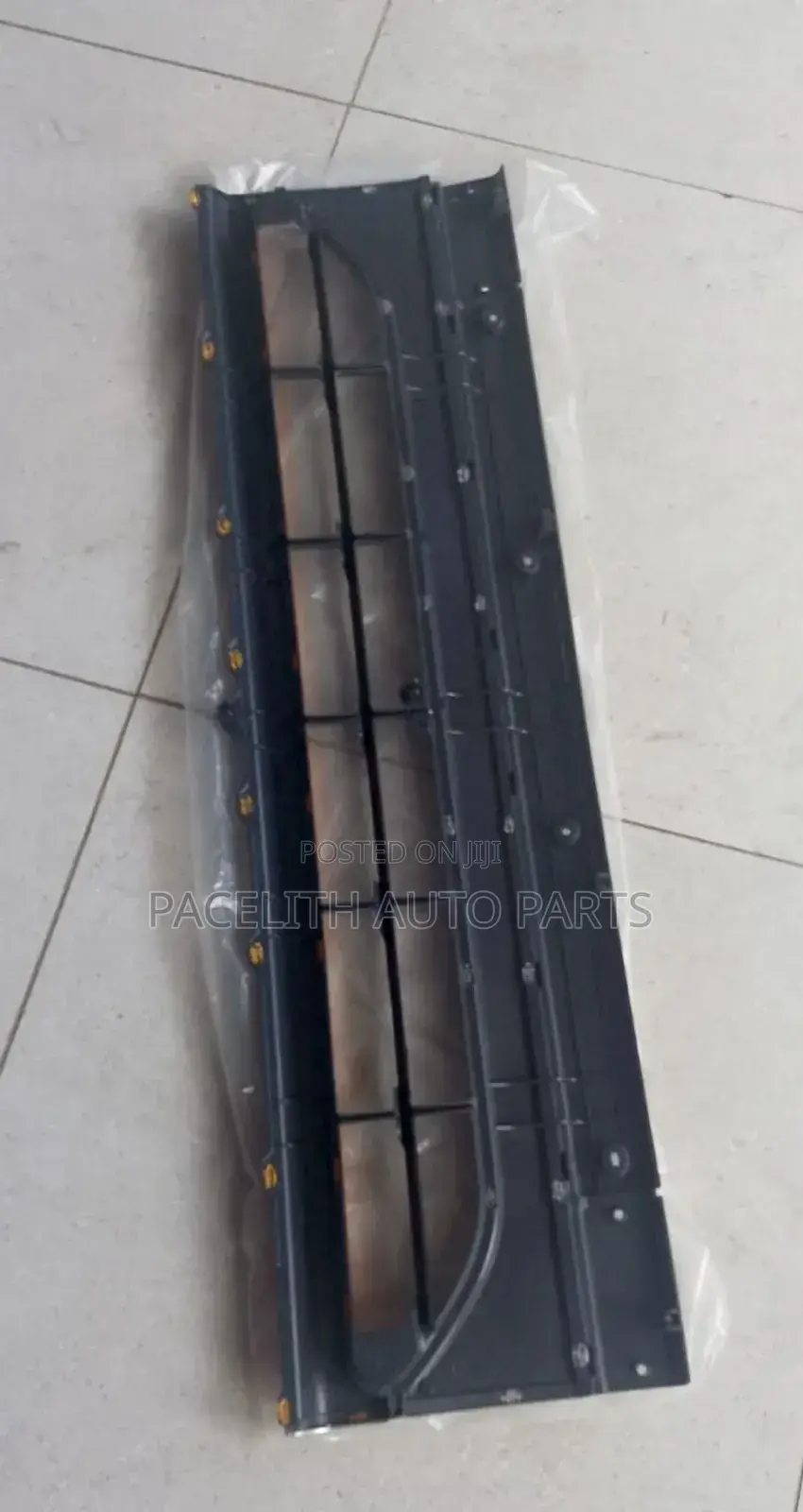 Grille Mitsubishi Canter 2005
