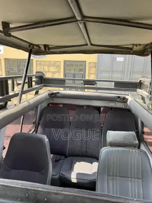 7 Seater Open-Roof Landcruiser for Hire