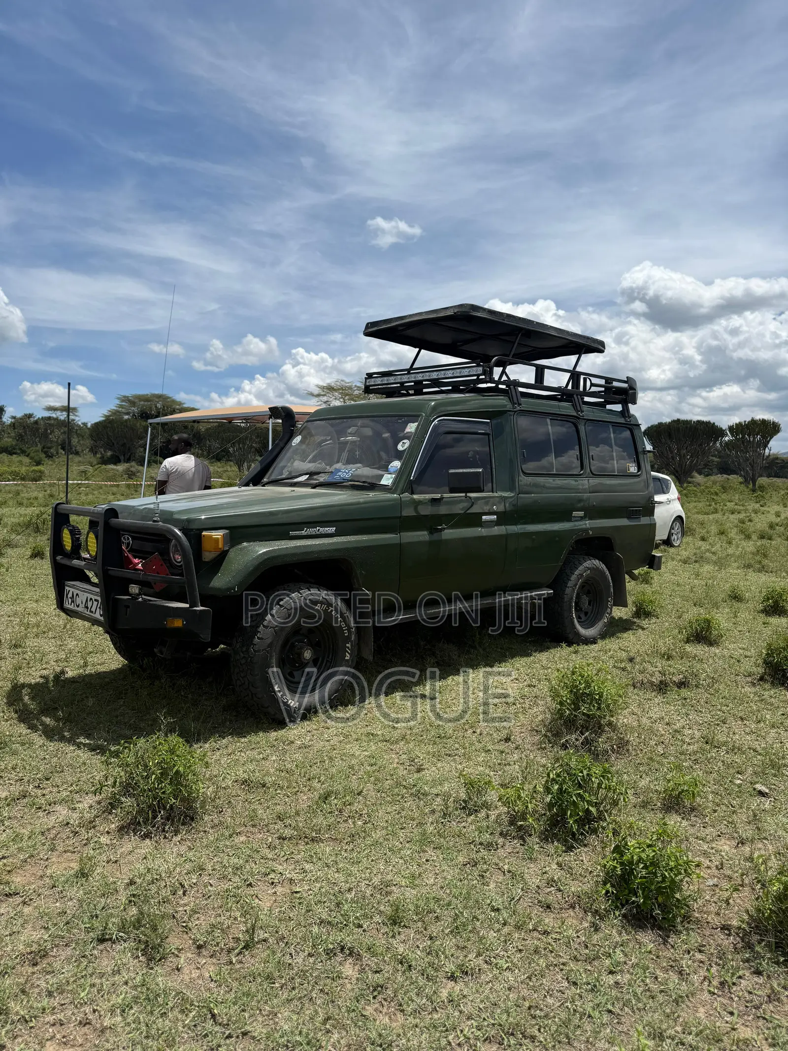 7 Seater Open-Roof Landcruiser for Hire