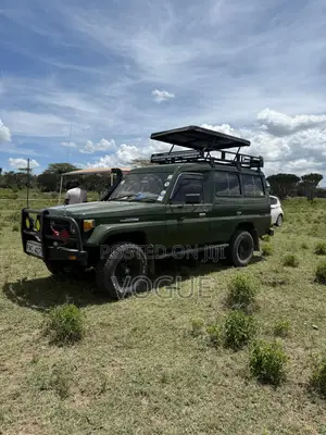 7 Seater Open-Roof Landcruiser for Hire
