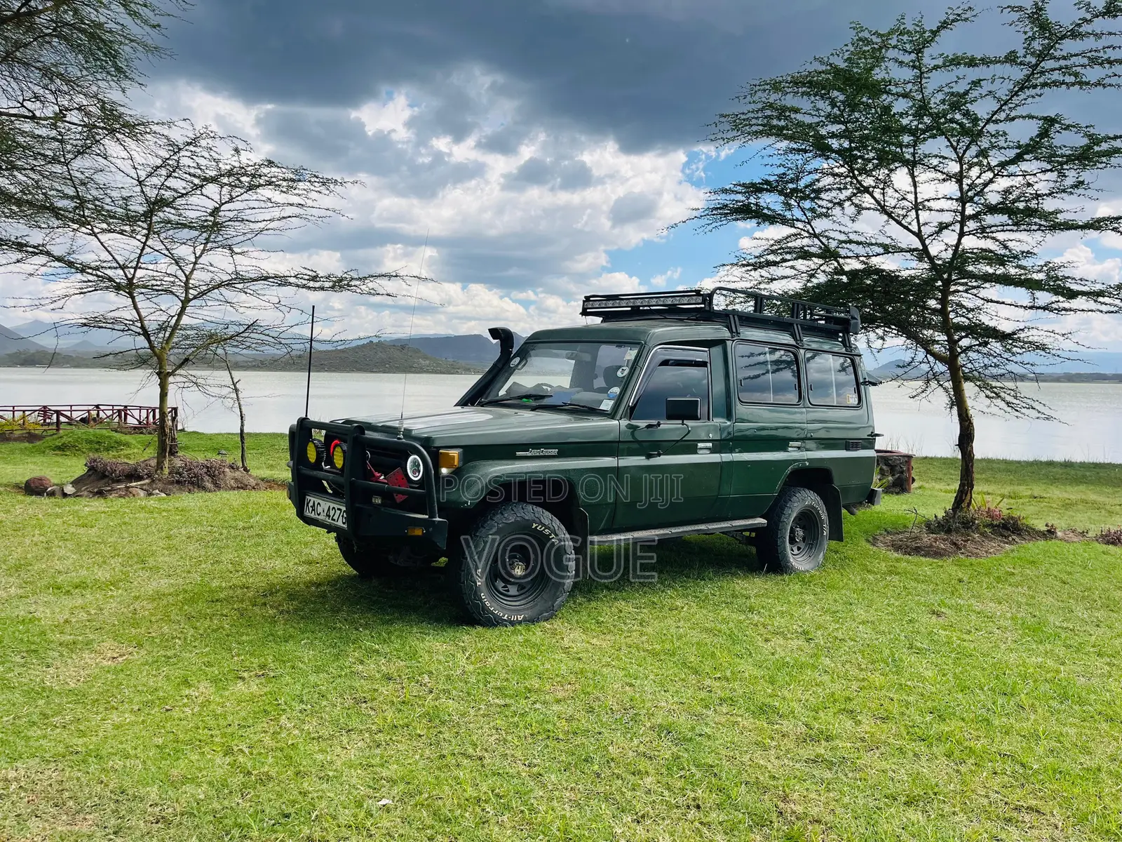 7 Seater Open-Roof Landcruiser for Hire