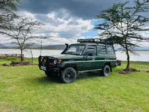 7 Seater Open-Roof Landcruiser for Hire