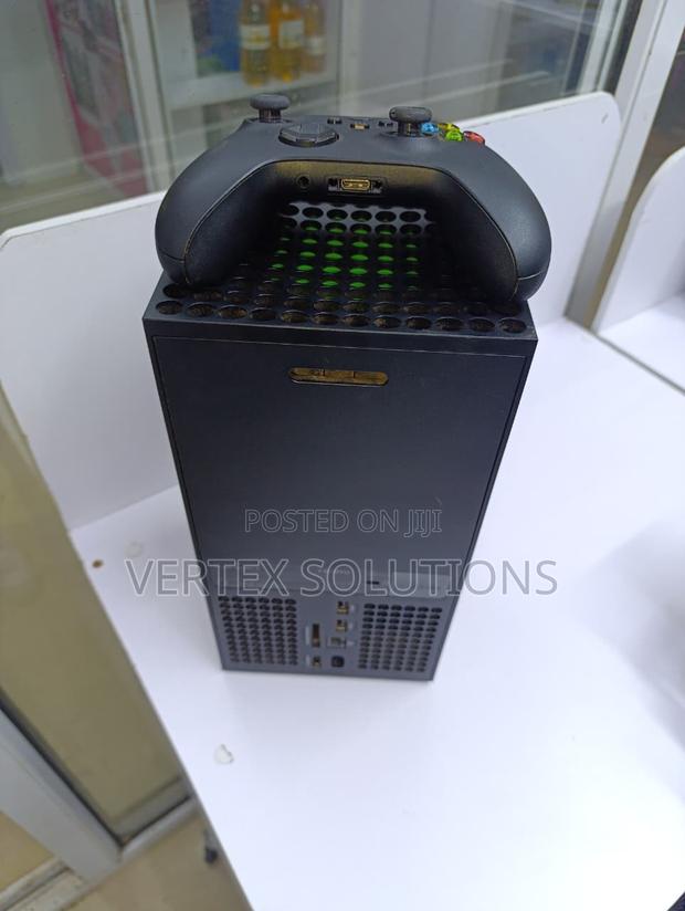 Xbox X Series - main view