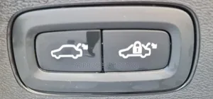 Volvo XC60 2019 Gray