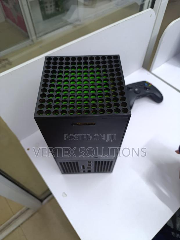 Xbox X Series - main view