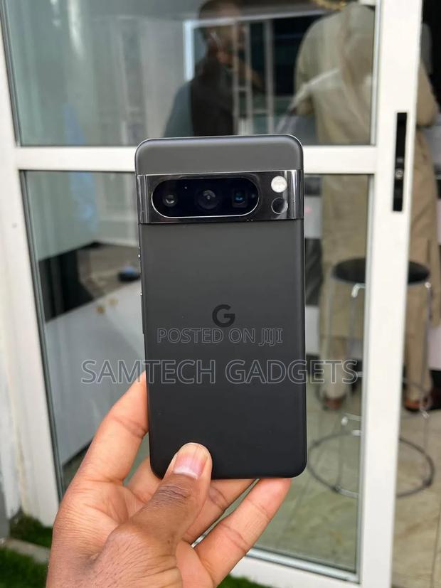 Google Pixel 7 Pro 128 GB Black - main view