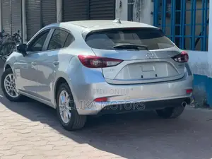 Mazda Axela 2018 Silver
