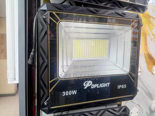 300w Solar Floodlight - main view