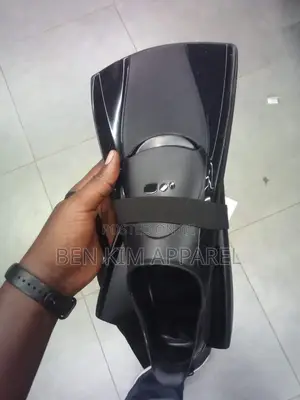 Gloss Black European Quality Swimming Fins/Flippers 36 - 45 Sizes