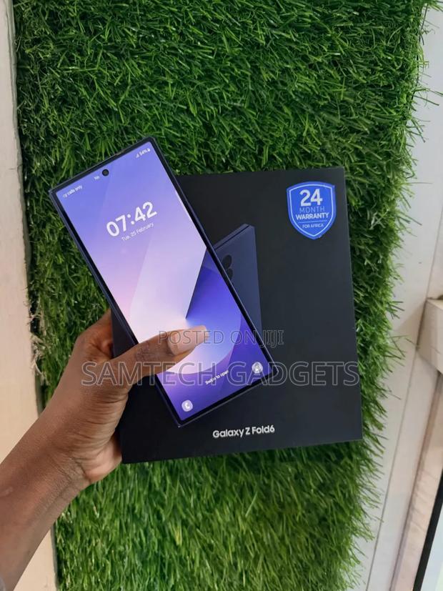 New Samsung Galaxy Z Fold6 256 GB Blue - main view