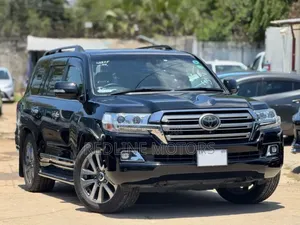 Toyota Land Cruiser 4.6 V8 ZX 2017 Black