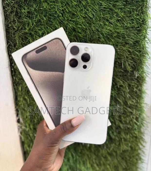 Apple iPhone 15 Pro Max 256 GB White - main view