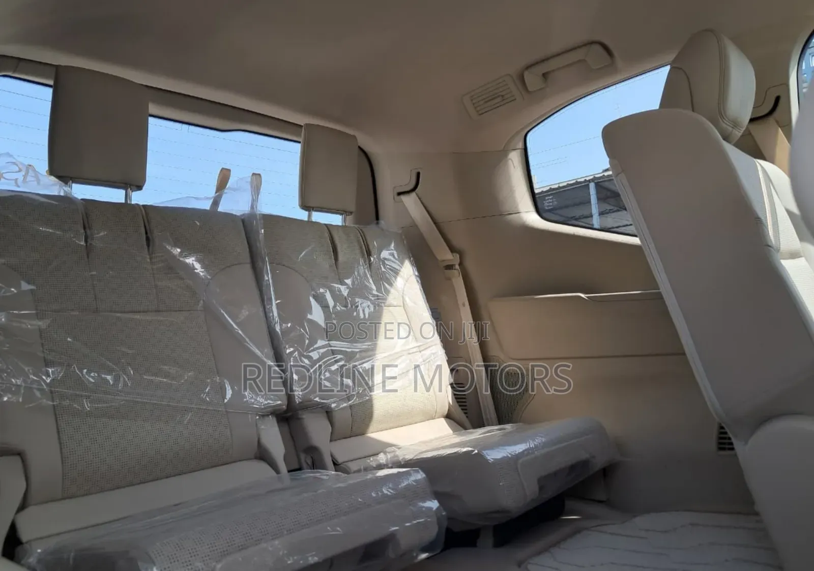 Toyota Land Cruiser LC300 2023 White