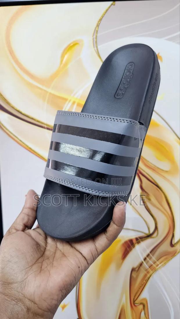 Quality Adidas Slides - thumbnail 2
