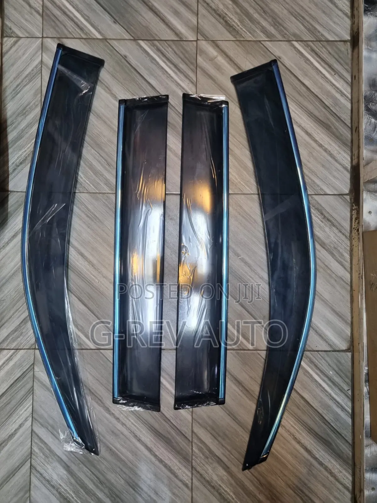 Land Cruiser  Prado  120 Windbreakers