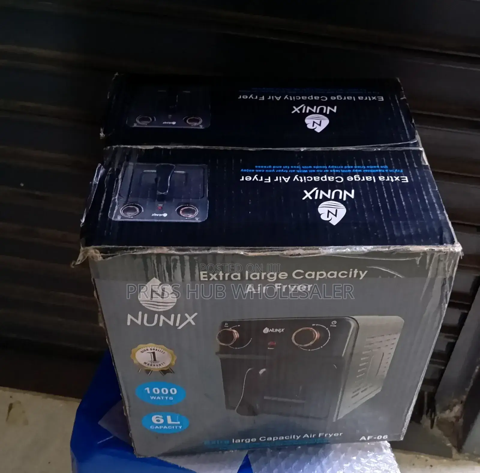 Nunix Extra Large Capacity Air Fryer.* 