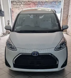 Toyota Sienta 2019 White