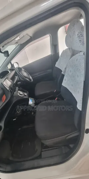 Toyota Sienta 2019 White