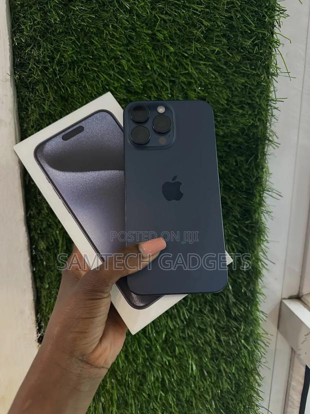 Apple iPhone 15 Pro Max 256 GB Gold - thumbnail 3