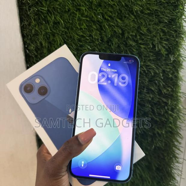 New Apple iPhone 13 128 GB Blue - main view