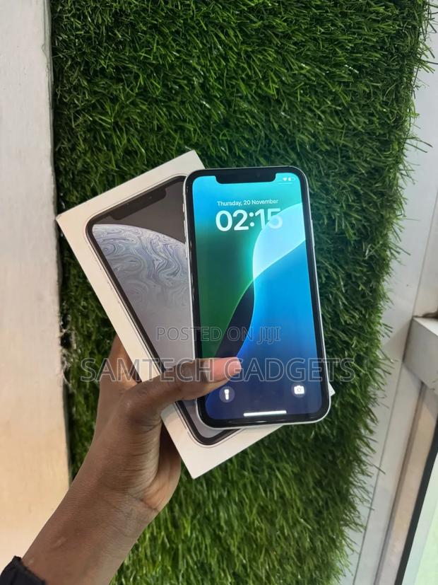 Apple iPhone XR 64 GB White - main view