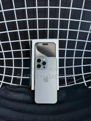 Apple iPhone 15 Pro Max 256 GB Silver - thumbnail 2