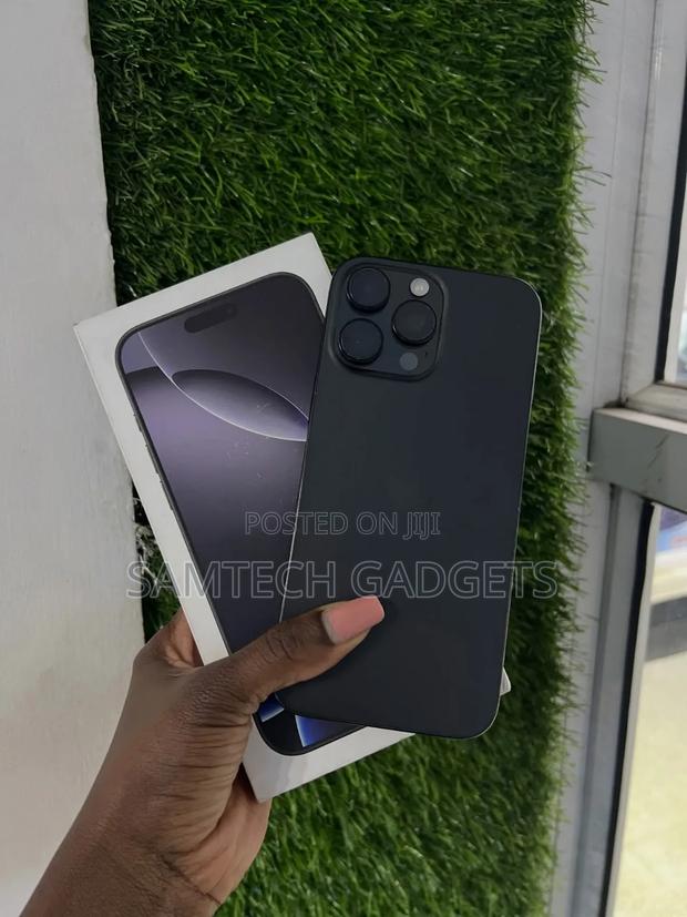 Apple iPhone 16 Pro Max 256 GB Black - main view