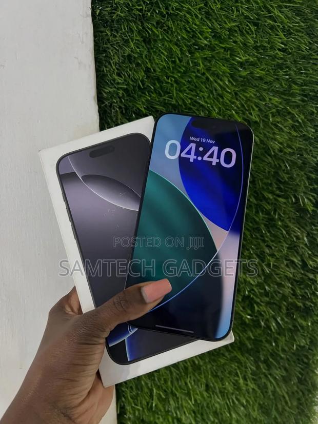 Apple iPhone 16 Pro Max 256 GB Black - thumbnail 3