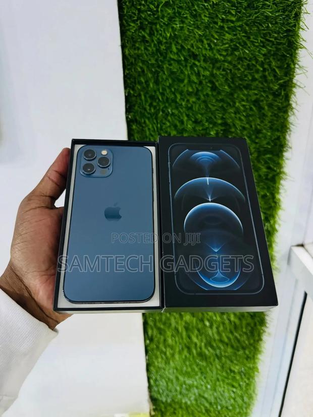 Apple iPhone 12 Pro 256 GB Blue - thumbnail 3