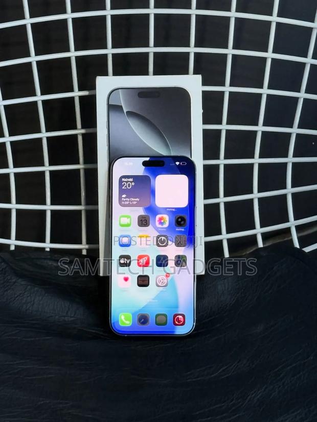 Apple iPhone 16 Pro Max 256 GB White - main view