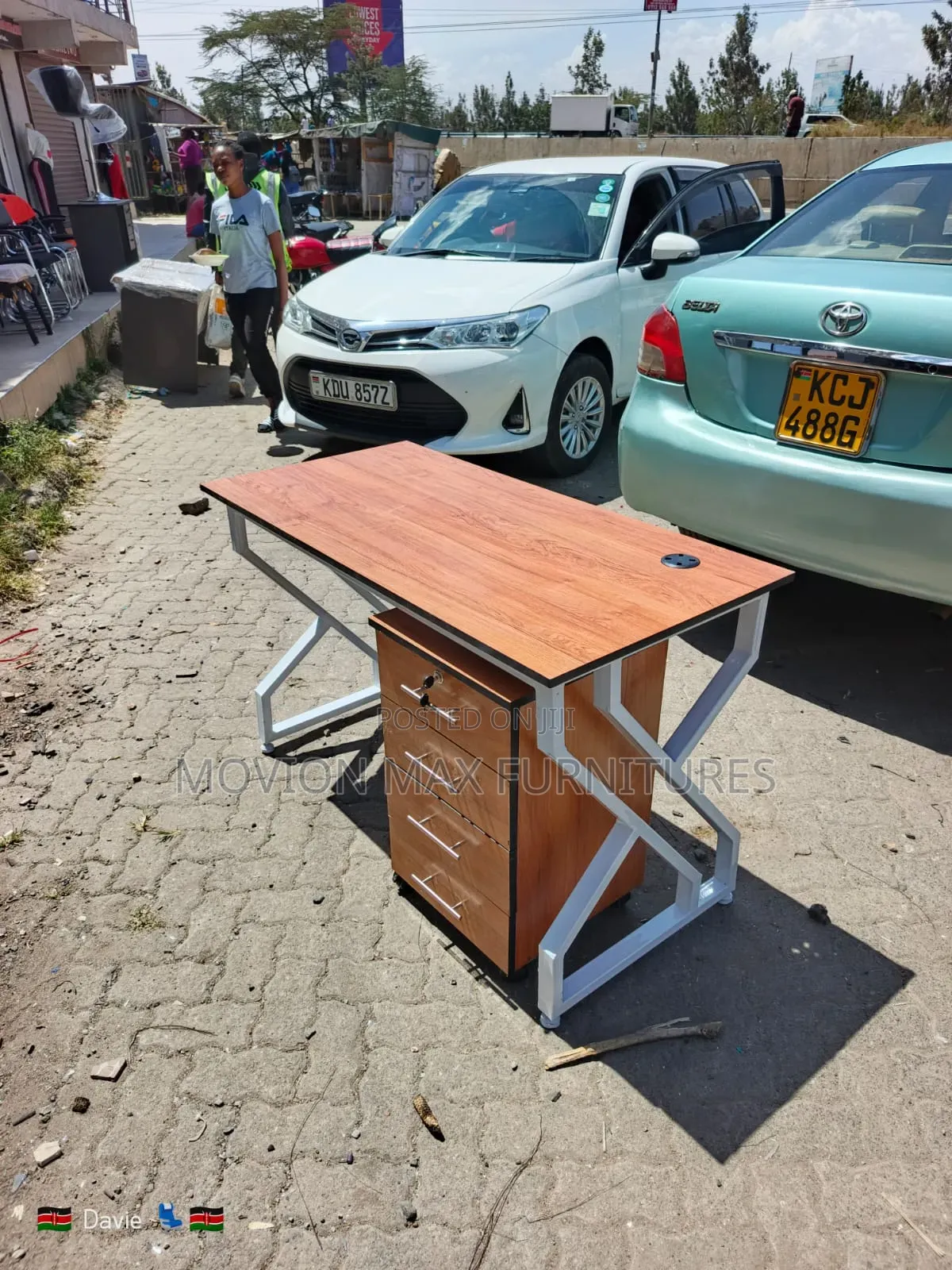 Unique Workingspace Office Table