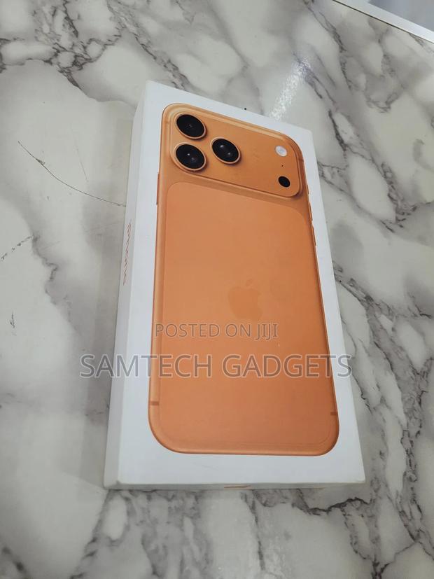 New Apple iPhone 17 Pro Max 256 GB Orange - main view