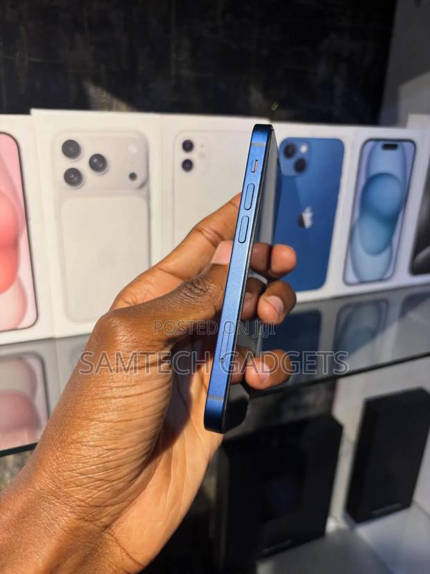 Apple iPhone 12 64 GB Blue - thumbnail 4