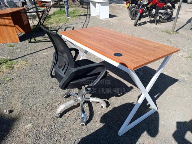 Morden Office Table With Secretarial Office Chair