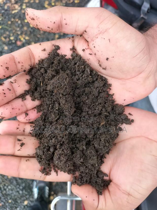 Vermicompost Organic Fertilizer - thumbnail 3