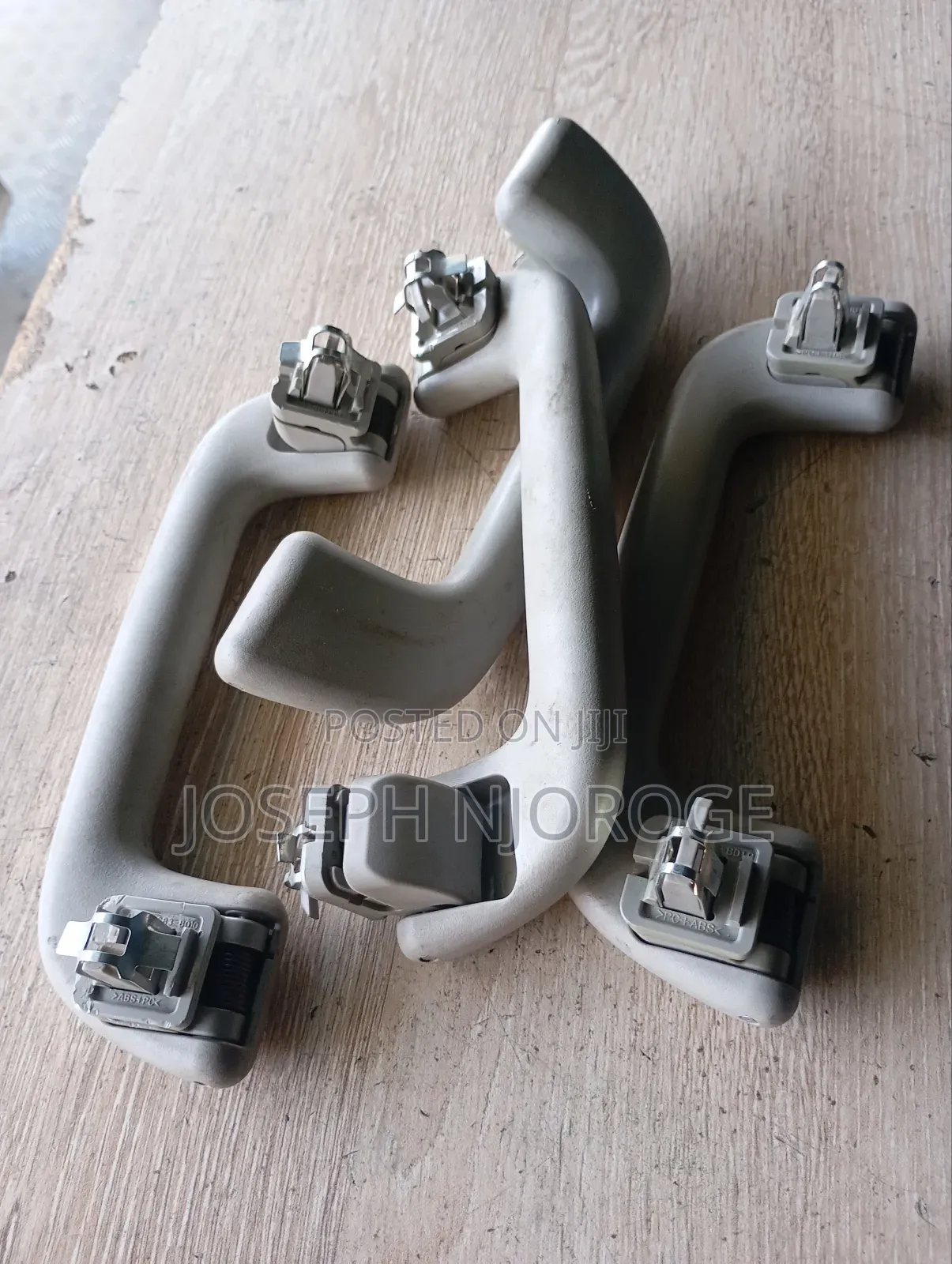 Premio 240 Roof Handles