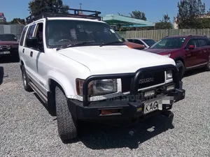 Isuzu Trooper 1998 White