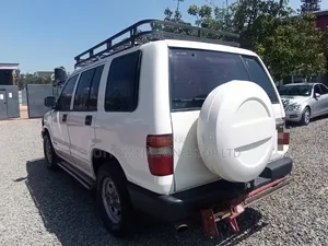 Isuzu Trooper 1998 White
